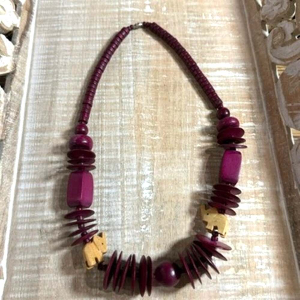 Necklace Natural Wood Disc Bead Strand Carved Elephant Charms Burgundy 80s Boho